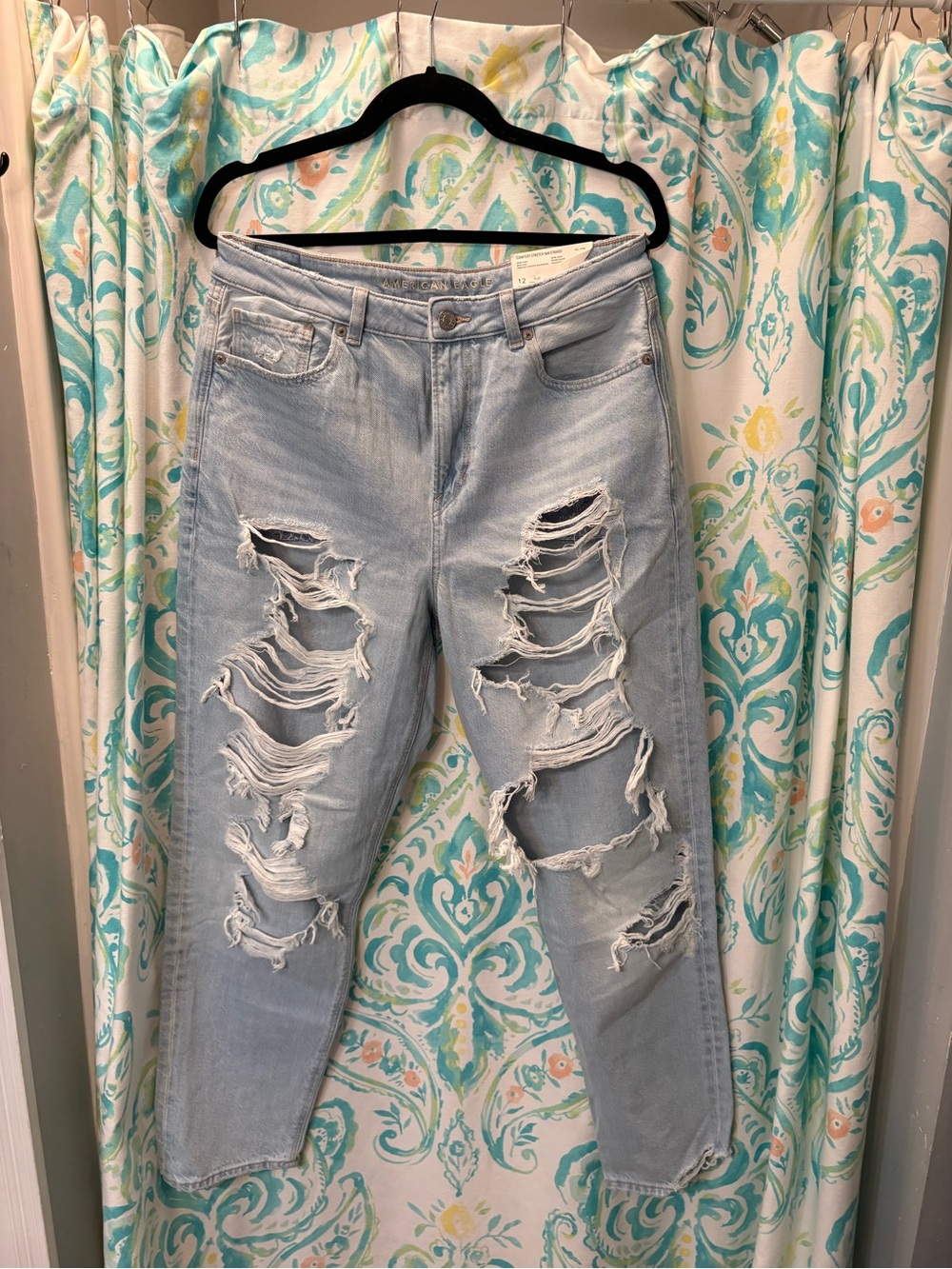 American Eagle Outfitters Light Wash Ripped Mom Jeans